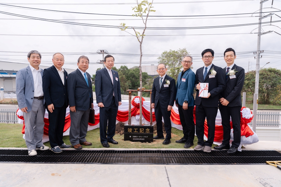 記念植樹の様子