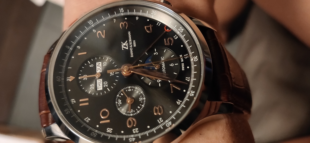 Makuakeでクラウドファンディング開始しました!!新鋭ブランドのスイスメイド機械式腕時計!