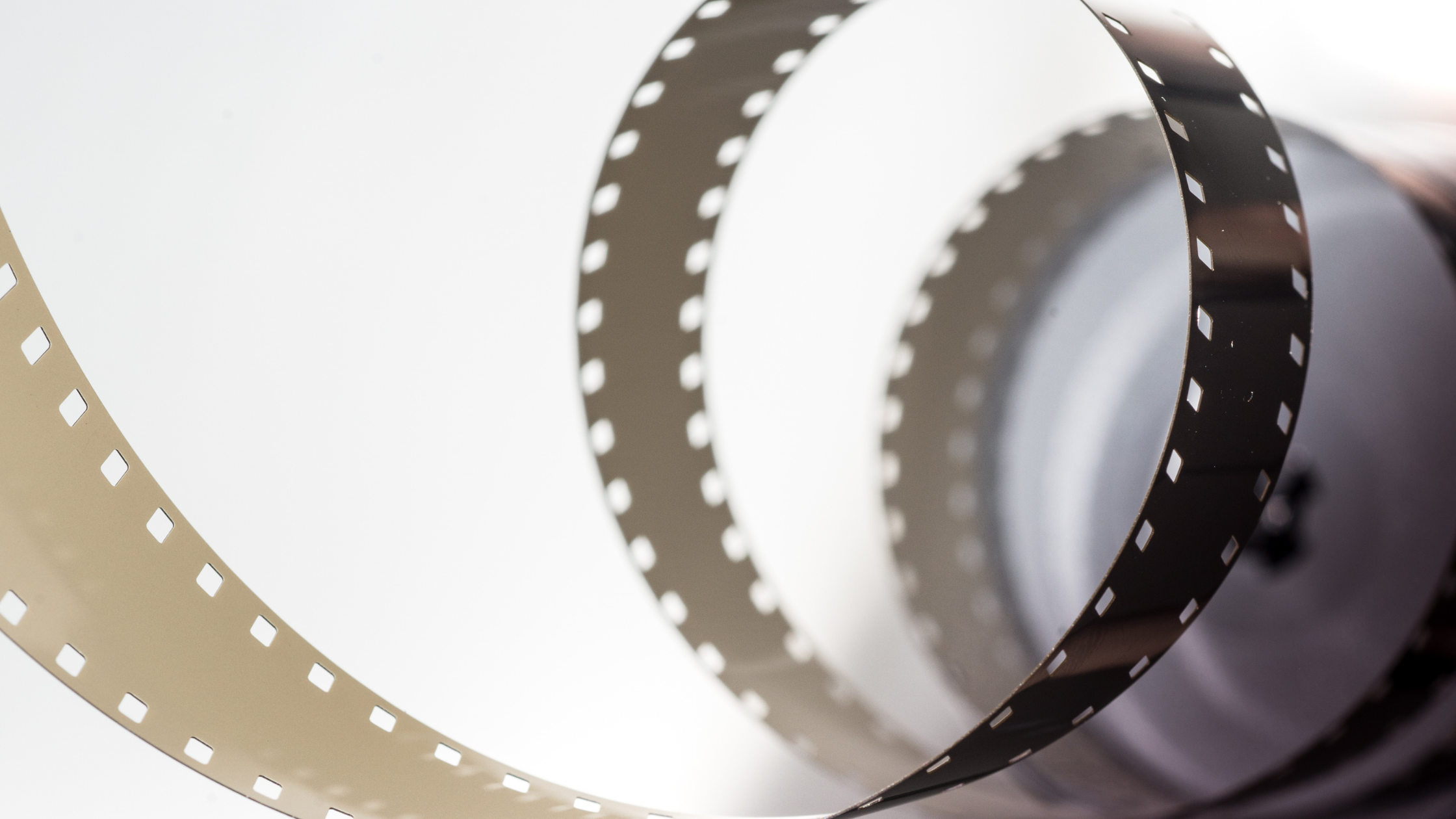 特殊フィルム市場は2030年までに年率6.3%で成長｜SABIC, SKC, 3M