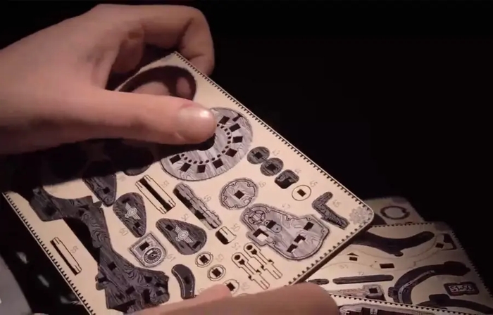 組み立てを楽しむ