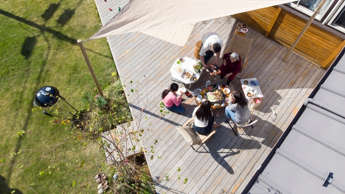 ガーデンラボ:ひのきのウッドデッキ・杉の木塀