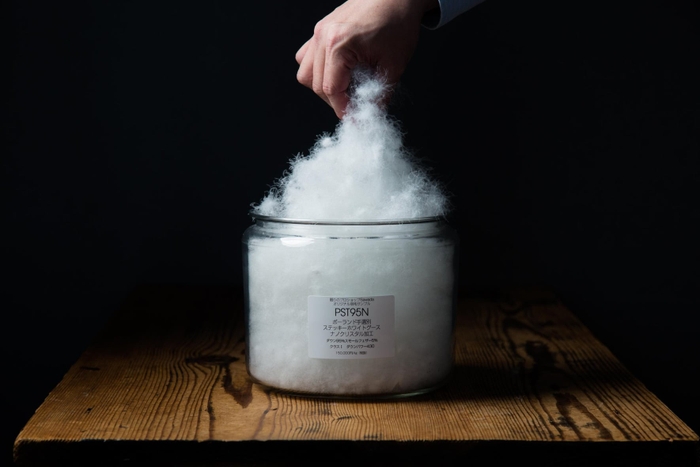 世界中から厳選した素材を用いた寝具は、国内最高峰