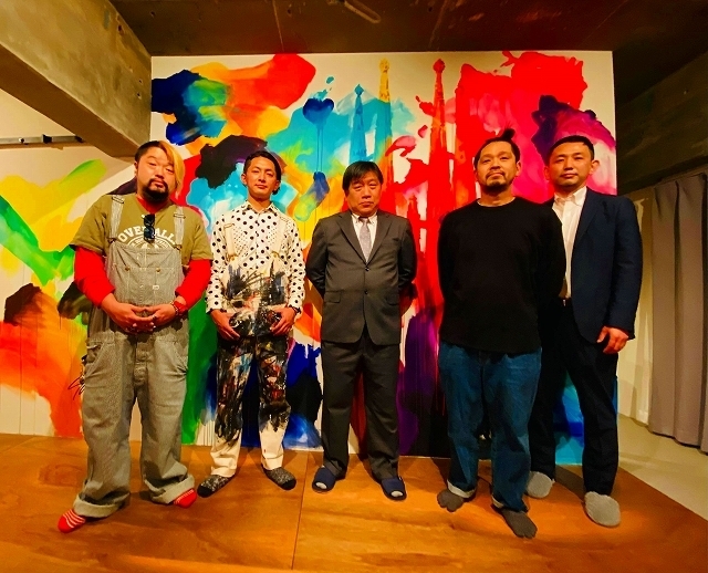 左から、株式会社OVER ALLs 代表取締役社長 赤澤 岳人氏、同取締役副社長 山本 勇気氏、株式会社クレス 代表取締役社長 平野 哲也、DDD株式会社 代表取締役社長 手槌 慎吾氏、株式会社クレス 柏原 健太郎