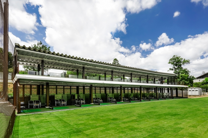 2階建て屋根付きの練習場