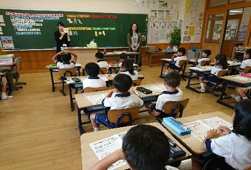 附属小学校での食育授業の様子