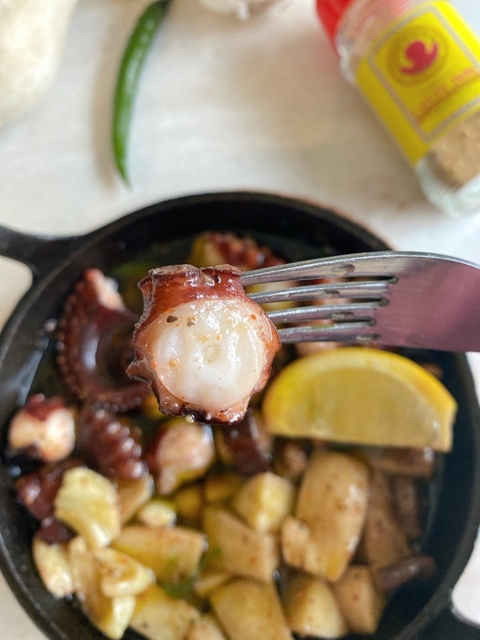 タコのアヒージョに合います 2