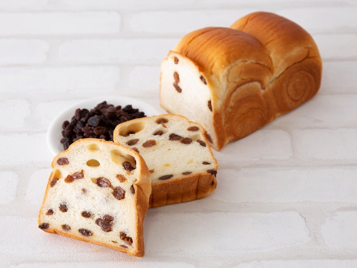 ヨーグルトレーズン食パン 1,200円(税込)
