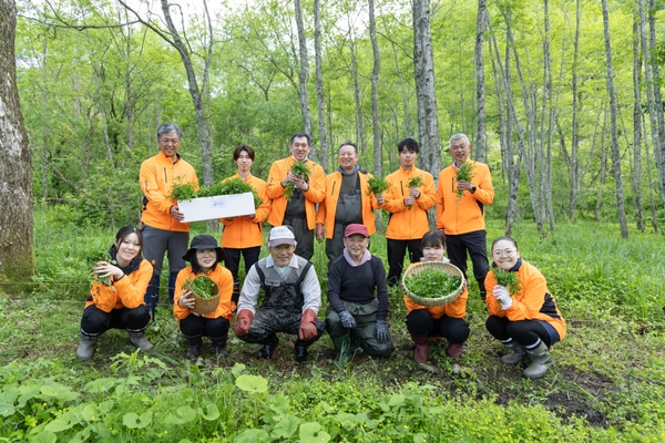希少な地元産「新川クレソン」の収穫を体験、若手のやりがいや誇りにつながっている