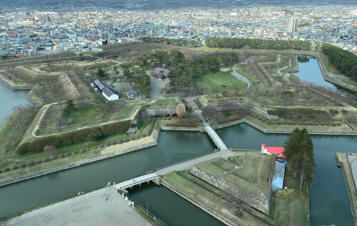 周遊する五稜郭公園イメージ※画像は五稜郭タワー提供