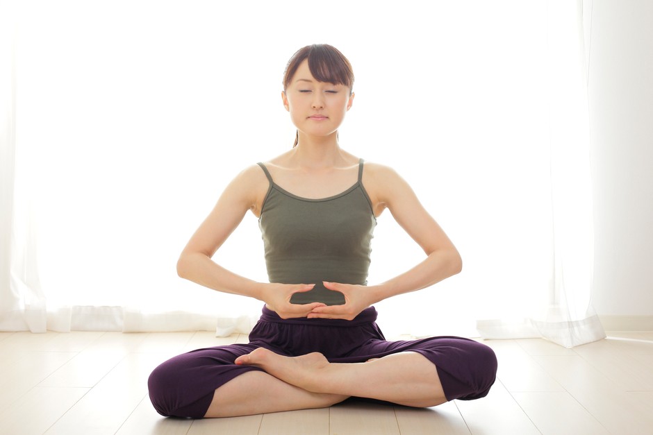 禅を実行する女性