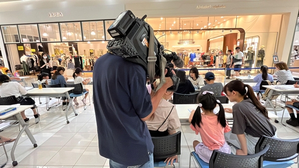 テレビ局も取材