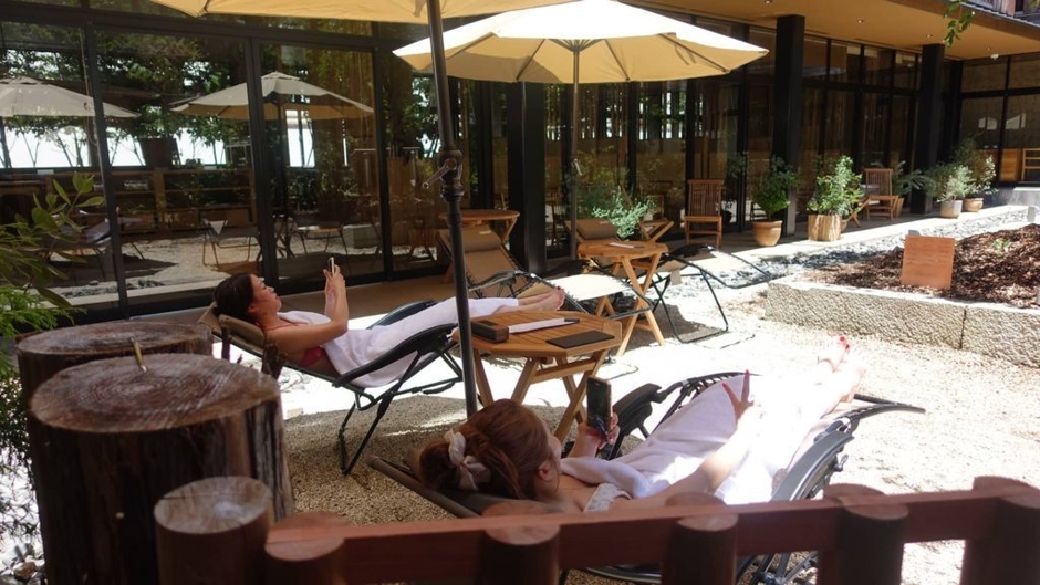 外気浴でめぐり。ととのう時間を