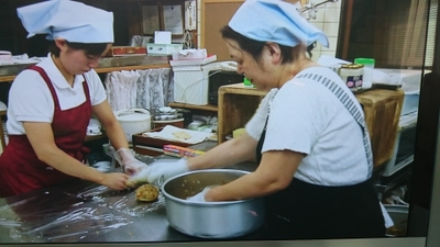 おにぎりも丁寧に一つずつ手作りしています。
