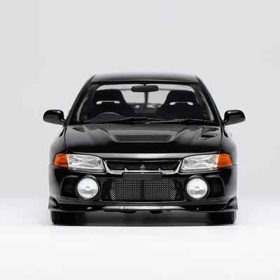 モーターヘリックス 1/18スケール M84002 三菱 Lancer Evolution IV ピレネーブラックパール