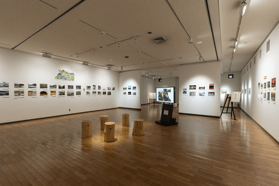 作品展の展示風景（第 14 回「飛鳥のくらし」）
