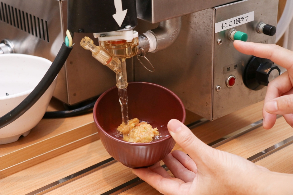 だしマシーンで淹れたてのお味噌汁を