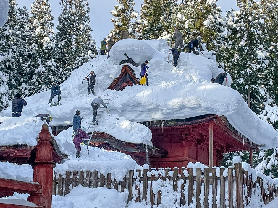 高照神社(令和7年初頭の大雪)