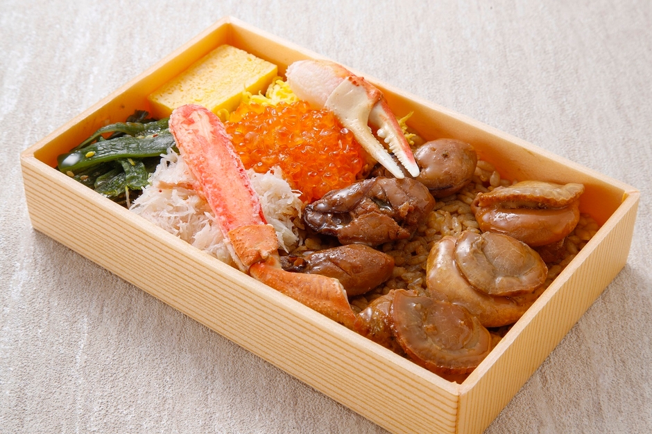 北海道 「厚岸駅前氏家待合所」 氏家よくばり弁当