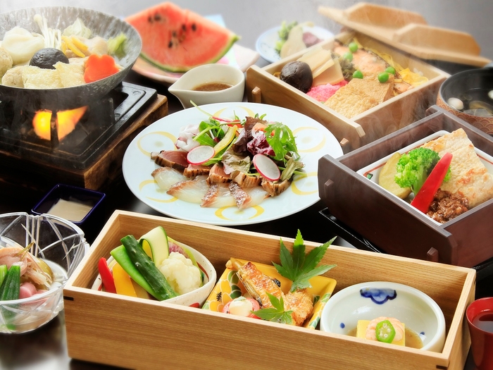 ご夕食　※イメージ（季節によりお品書き・提供方法を変更しております）