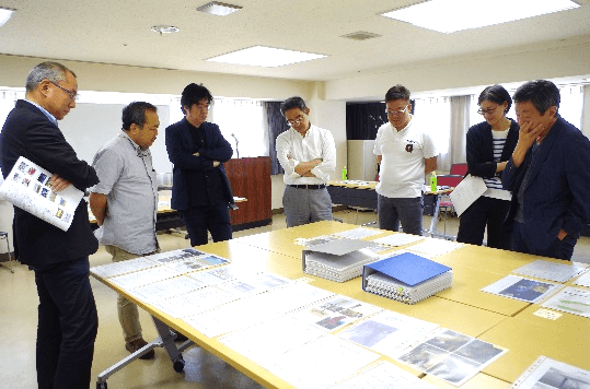 公募審査会の様子