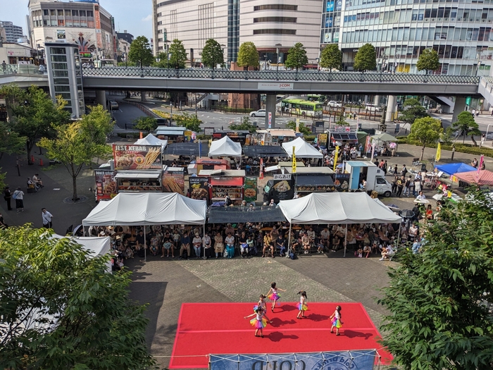 会場