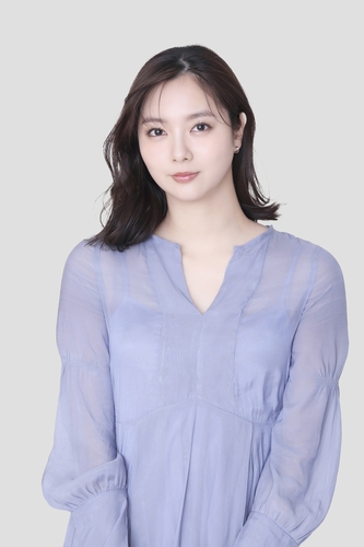 新川優愛さん