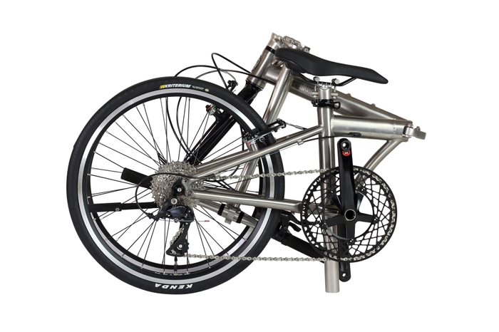 HARRY QUINN TITAN8_Folding2