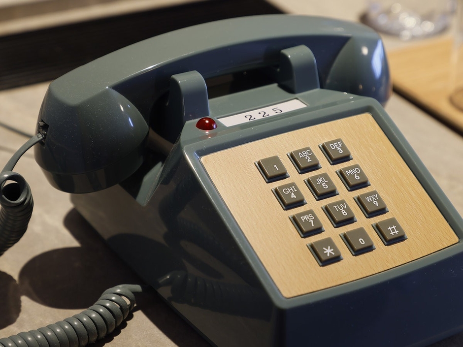 レトロ感が可愛い内線電話