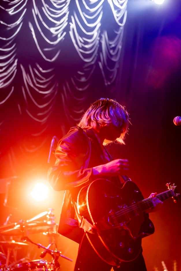 佐々木亮介(Vocal & Guitar)