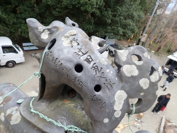 獅子には作者名と年号が