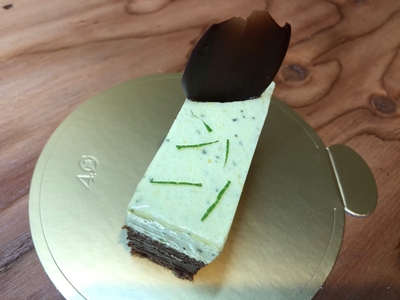 アヴェルス