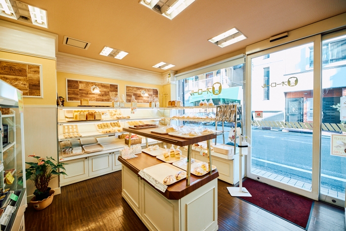 オーロール久地店 内観
