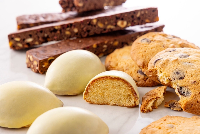 「片浦レモンケーキ」「ブラウニー」「カントリーサブレ」などの焼き菓子類