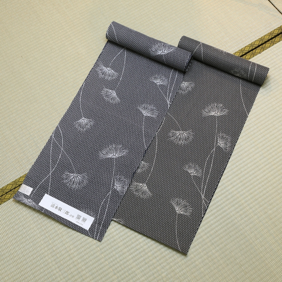 「薊(あざみ)」(左から)柄番：350／生地：しじら織、柄番：356／生地：綿紬刷毛目