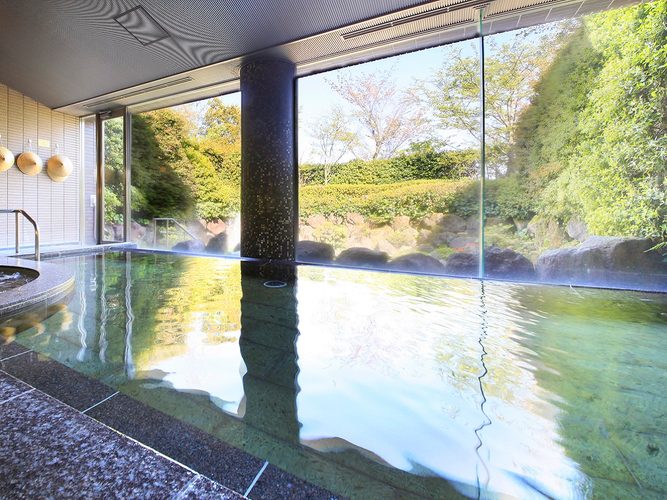 伊豆山温泉の美肌湯を堪能できる大浴場