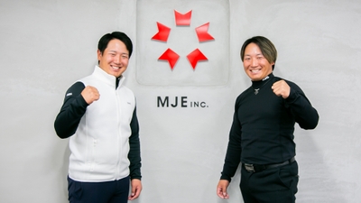 株式会社ＭＪＥ本社にて(左から黒川逸輝選手、黒川航輝選手)