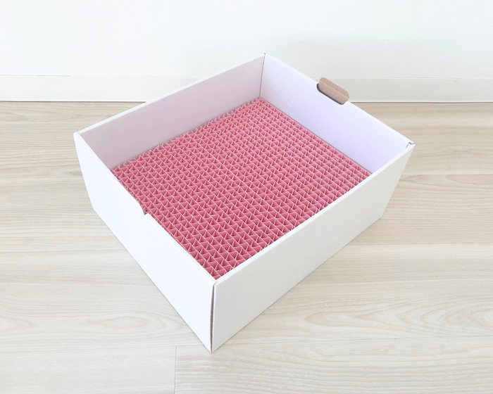 猫に嬉しい2WAY設計の「爪とぎBOX」 ピンク色の可愛いデザインの新商品