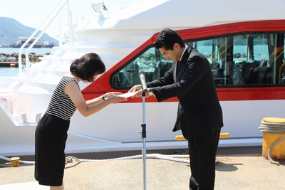 Exchanging certificates of ship delivery, and receipt