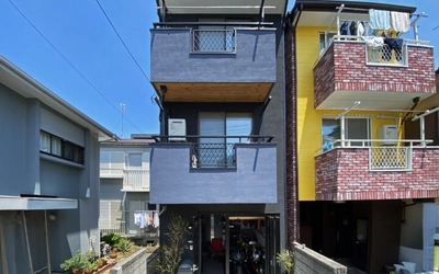 築28年の戸建てが「趣味とペットと暮らす快適な住まい」へ！愛車を望むガレージと愛犬との動線を両立した三階建てリノベーション