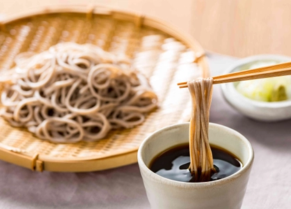 酷暑日の救世主！火を使わず流水解凍 「だし香るつゆの冷やしそば」を 江戸時代創業のみりん蔵「九重味淋」が8月6日に新発売