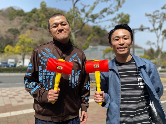 左から 竹内まなぶ・石田たくみ(カミナリ)