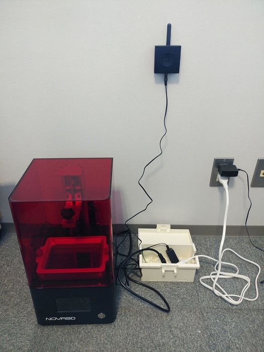設置例その1:鍵付きの箱に格納