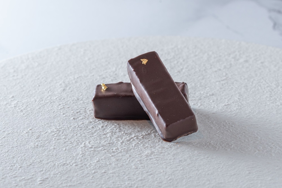 ボンボンショコラ 黒糖ヘーゼルナッツ