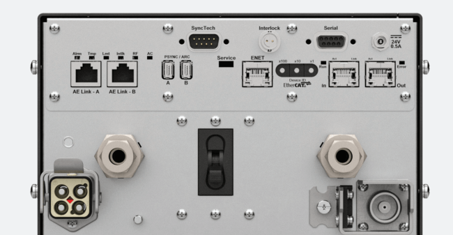 図. 半導体用RFジェネレータの製品画像