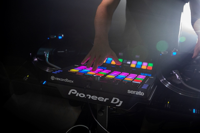 「rekordbox dj」「Serato DJ Pro」に対応 