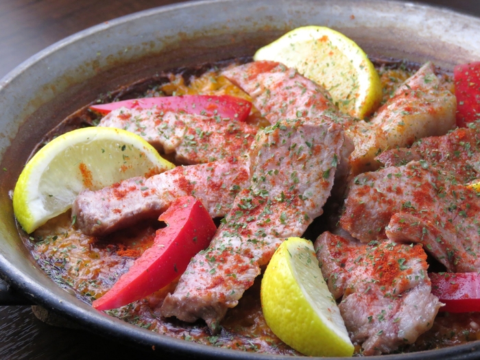 スペイン産栗豚肩ロースのステーキパエリア