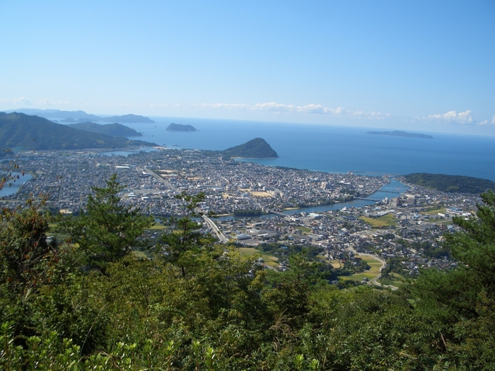 萩の街と日本海