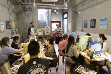“ワインを飲みながら冬の絵を描く”大人の愉しが代官山に登場 ～全米で1,000店舗以上展開のArtbarを日本でも体験～