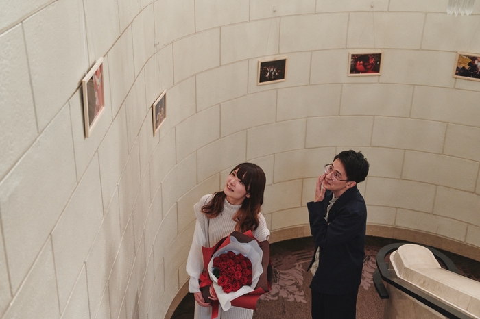 回廊に想い出の写真を展示することも可能(オプション、実施日要相談)