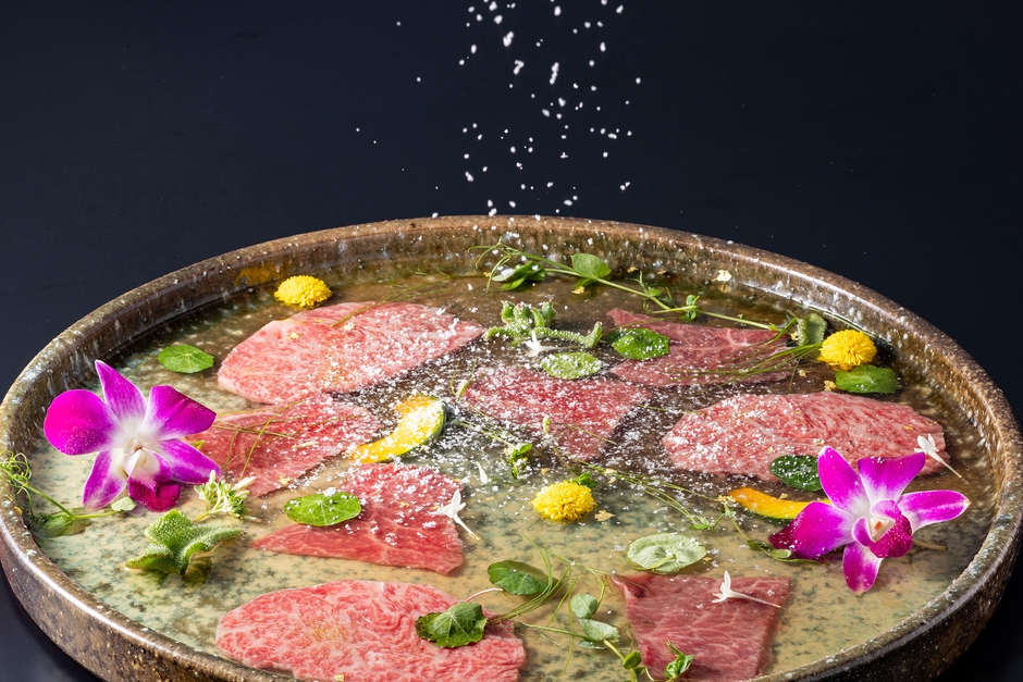 兵庫但馬の泉 神戸牛但馬玄使用　10,780円(税込)